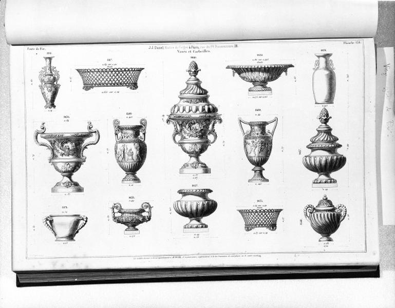Planche 138 du catalogue de la fonderie d'art Ducel : vases et corbeilles.