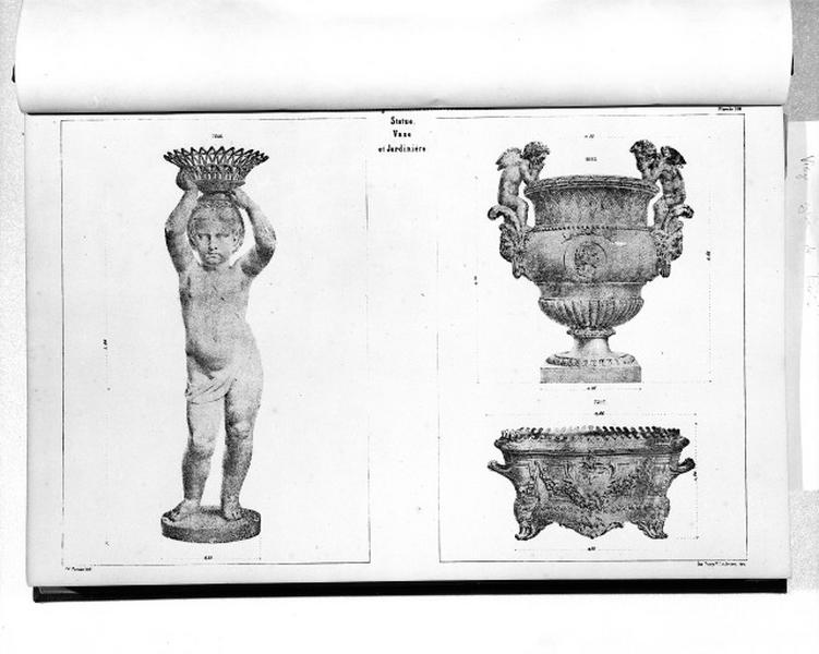 Planche 110 du catalogue de la fonderie d'art Ducel : statue, vase et jardinière. Un exemplaire de la statue se trouve au château de Mazères à Azay-le-Rideau.