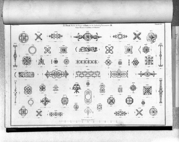 Planche 115 du catalogue de la fonderie d'art Ducel : frises, rosaces, croisillons et palmettes.