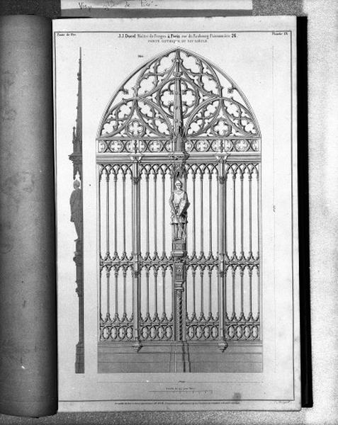 Planche 121 du catalogue de la fonderie d'art Ducel : porte gothique du XIVè siècle.
