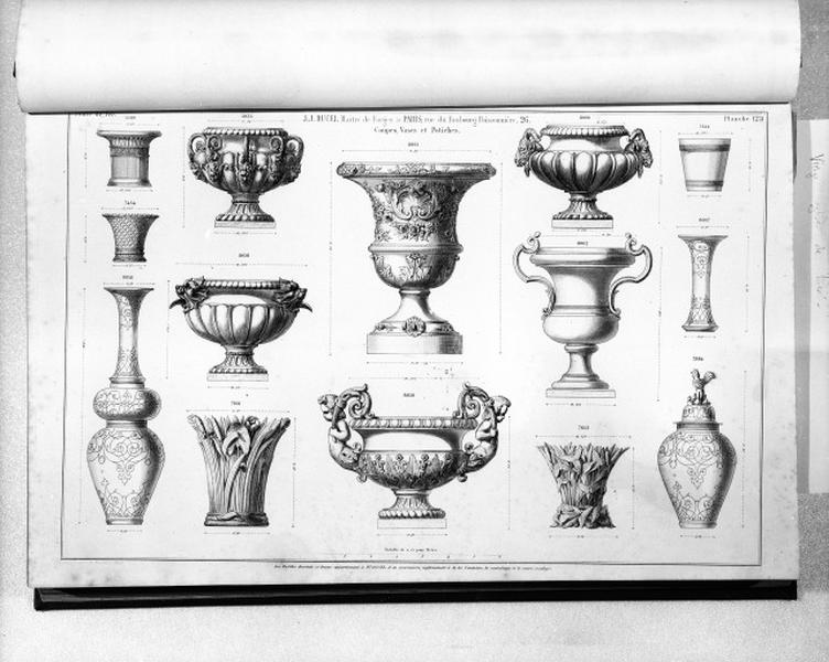 Planche 123 du catalogue de la fonderie d'art Ducel : coupes, vases et potiches.