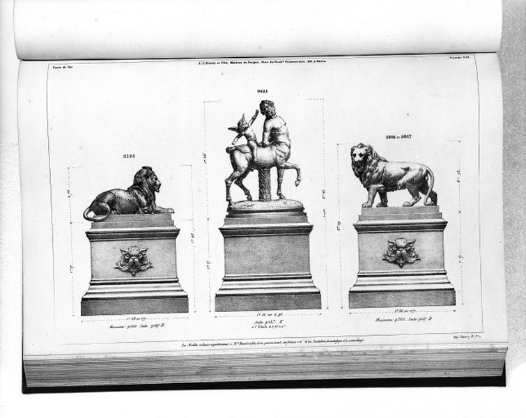 Planche 206 du catalogue de la fonderie d'art Ducel : statues, mascarons, socles.