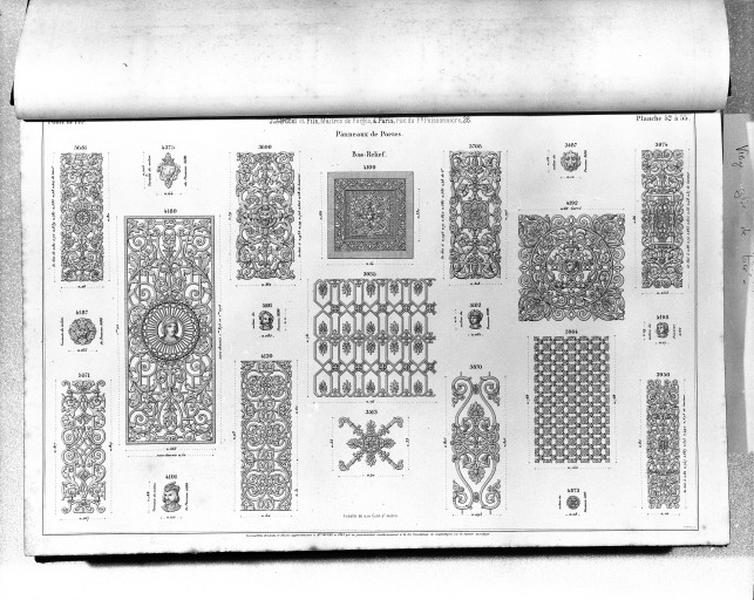 Planches 52 à 55 du catalogue de la fonderie d'art Ducel : panneaux de portes, bas-relief.
