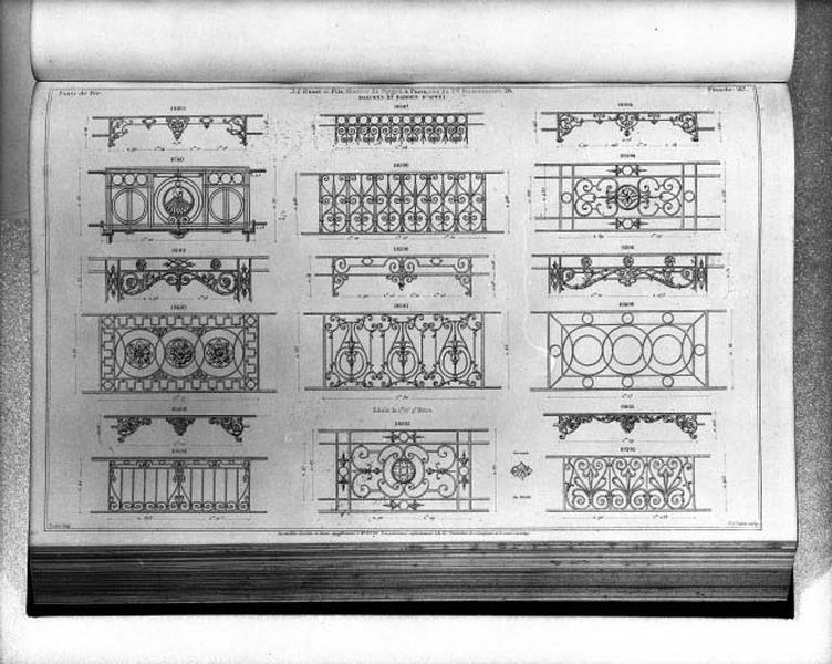 Planche 217 du catalogue de la fonderie d'art Ducel : balcons et barres d'appui.