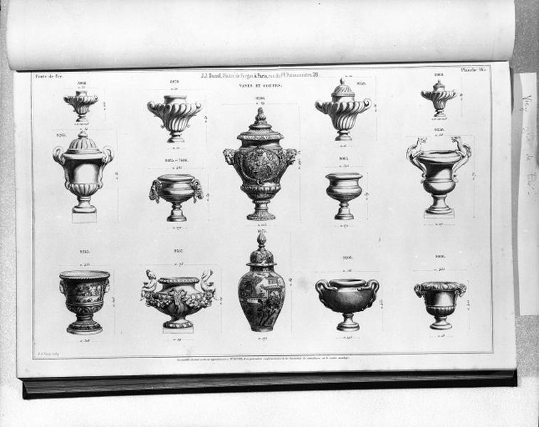 Planche 145 du catalogue de la fonderie d'art Ducel : vases et coupes.