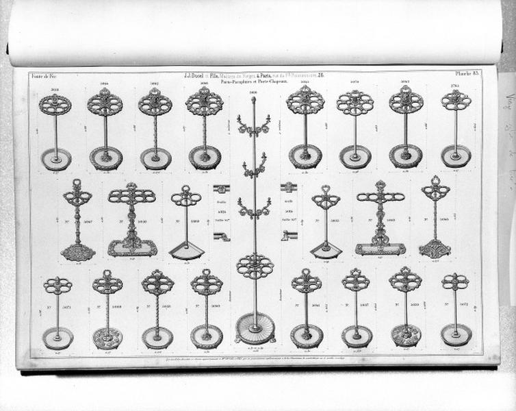Planche 83 du catalogue de la fonderie d'art Ducel : porte-parapluies et porte-chapeaux.