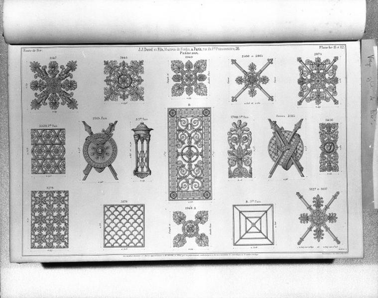 Planches 11 et 12 du catalogue de la fonderie d'art Ducel : panneaux.
