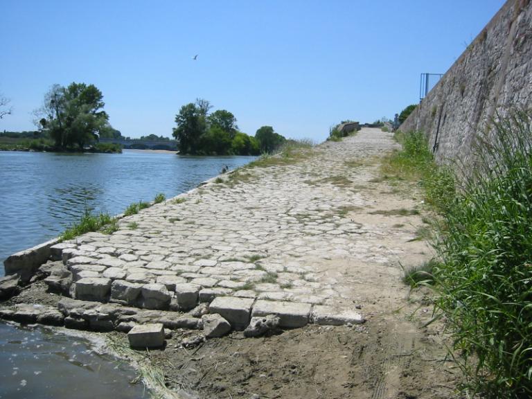Vue d'ensemble vers l'aval.