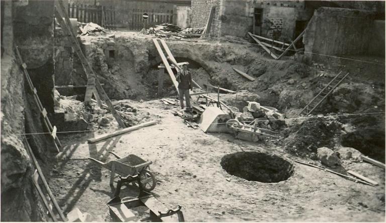 Construction des fondations, 1951. (archives municipales de Tours, 101 Fi 5.27).
