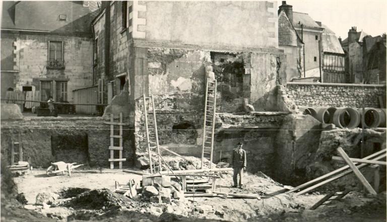 Construction des fondations, 1951. (archives municipales de Tours, 101 Fi 5.34).
