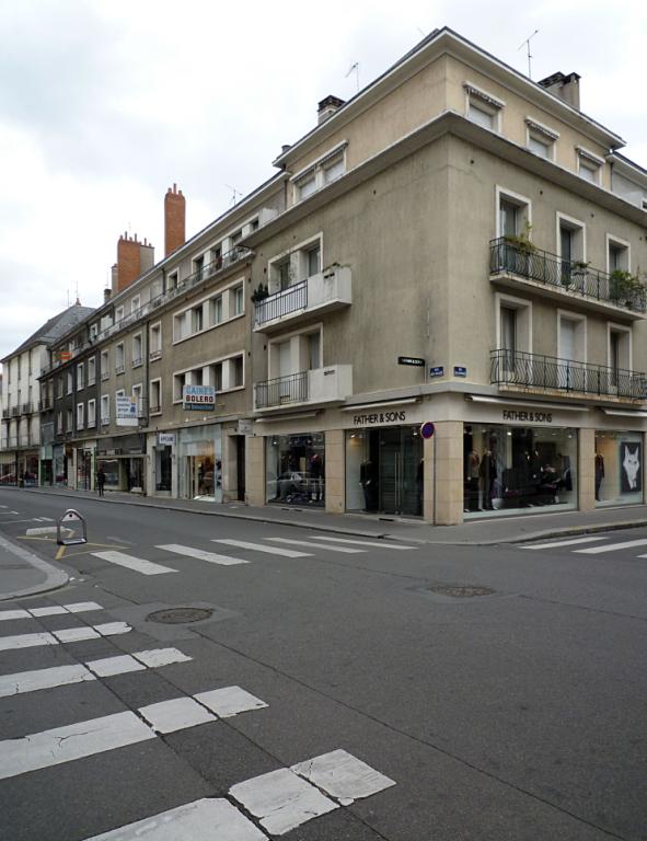 Façades rue des Halles.