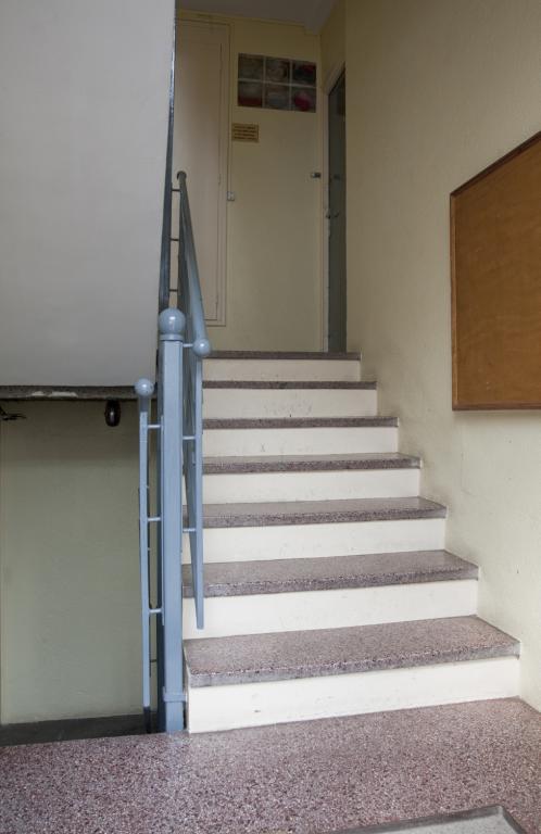 Vue intérieure de l'escalier de l'immeuble  A.