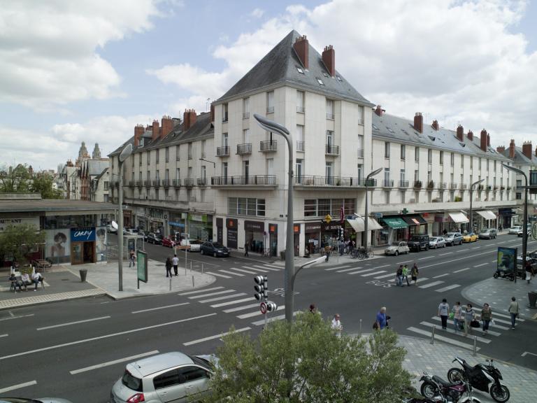 Façades sur les rues Colbert et Nationale, vues depuis la terrasse ouest de la rue Nationale.