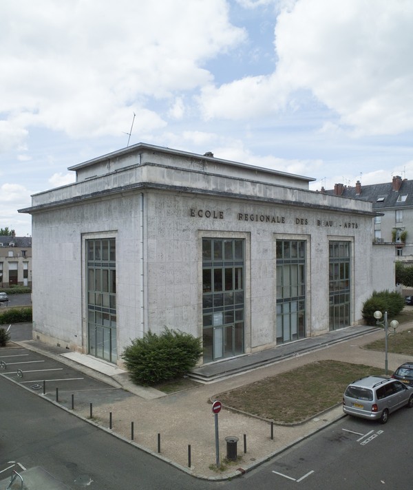 École des beaux-arts, actuellement Centre de création contemporaine Olivier Debré ; Îlot ABC