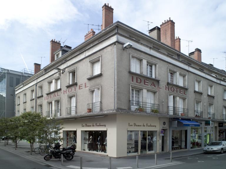 Vue générale à l'angle des rues de la Scellerie et de Lucé.