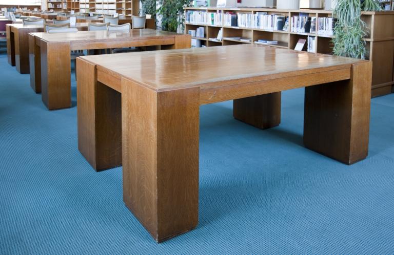 Ensemble de tables de bibliothèque