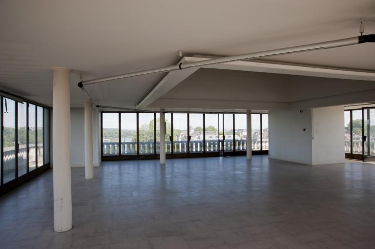 Auditorium au cinquième étage.