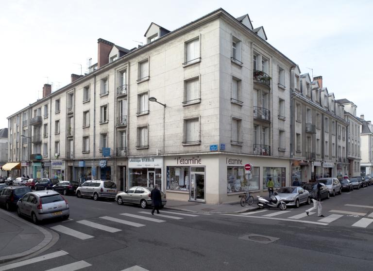 Façades à l'angle des rues Marceau et Richelieu. ; Vue générale de l'ensemble.
