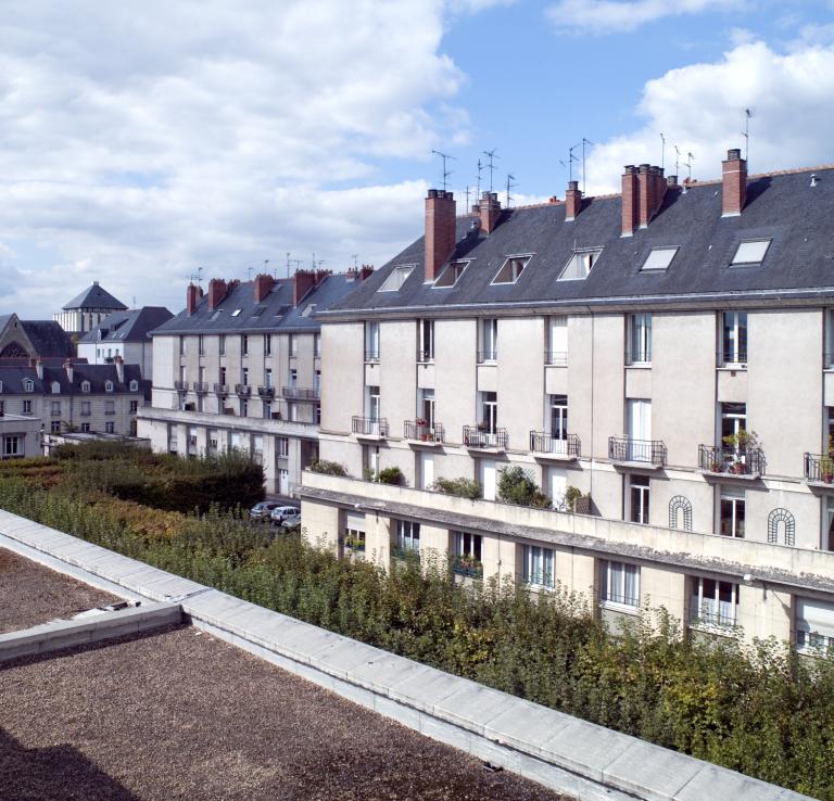 Façades postérieures de l'ensemble, vues depuis la terrasse de l'école des beaux-arts.