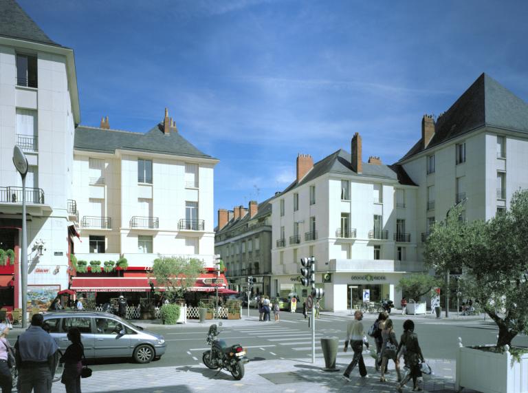 Façades ordonnancées des îlots H et I donnant sur la placette, au débouché de la rue de la Scellerie.