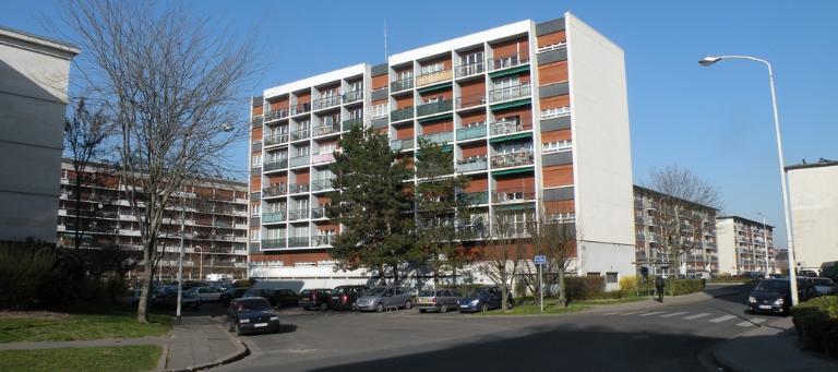 Vue de la façade ouest du bâtiment g. ; Vue de la façade ouest du bâtiment g.