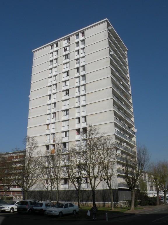 Immeuble de norme HLM en R+15 (ensemble de 5)