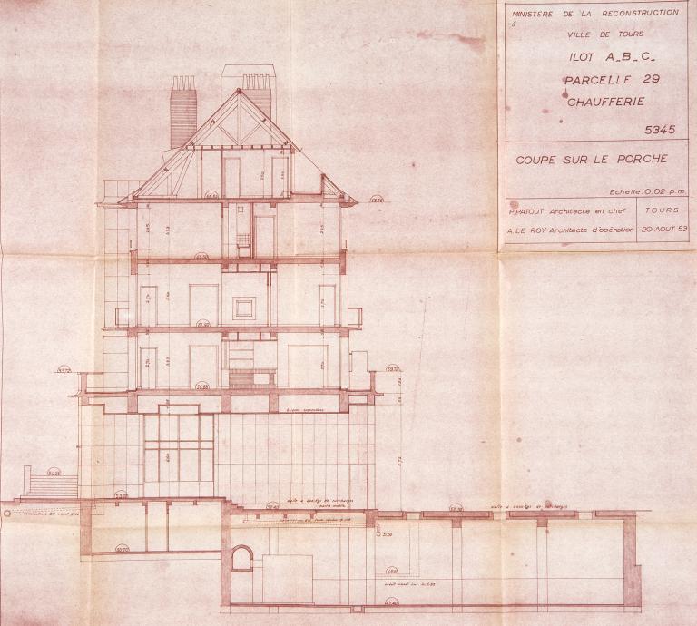 Coupe transversale sur le porche et la chaufferie, A. Le Roy arch., 20 août 1953.  (archives municipales de Tours, Permis de construire 1953/n°432).