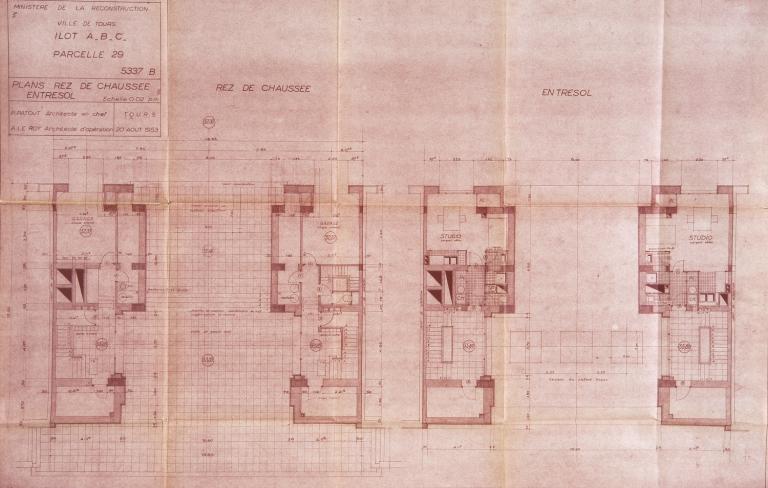 Plans du rez-de-chaussé et de l'entresol du corps de passage à l'ouest de l'ensemble, A. Le Roy arch., 20 août 1953. (archives municipales de Tours, Permis de construire 1953/n°432).