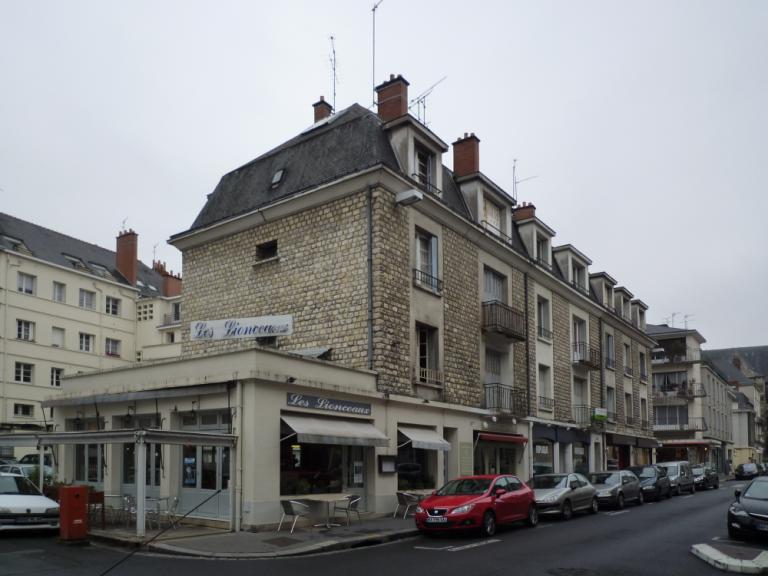 Ensemble d'immeubles rue Jules-Favre (moitié nord de l'îlot).
