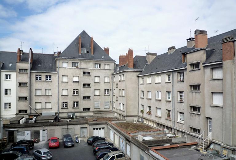 Façades postérieures ouest et nord.
