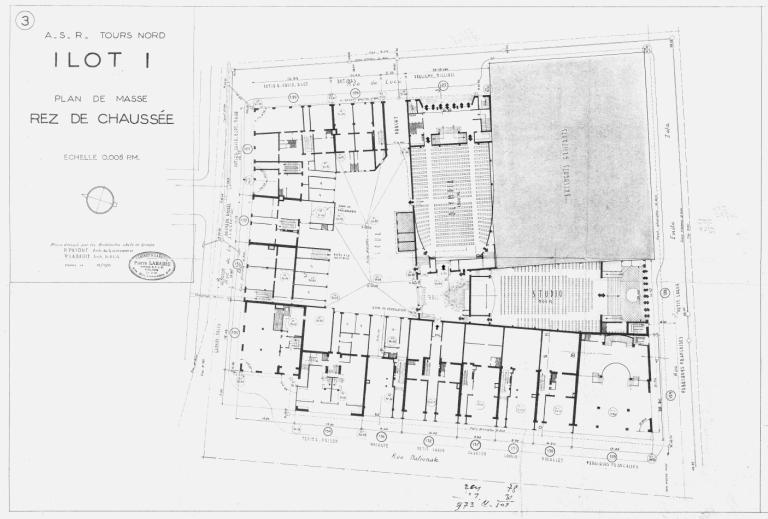 Plan masse du rez-de-chaussée, P. Patout et P. Labadie arch., 14 décembre 1951. (archives municipales de Tours, Permis de construire 1952/n°2).