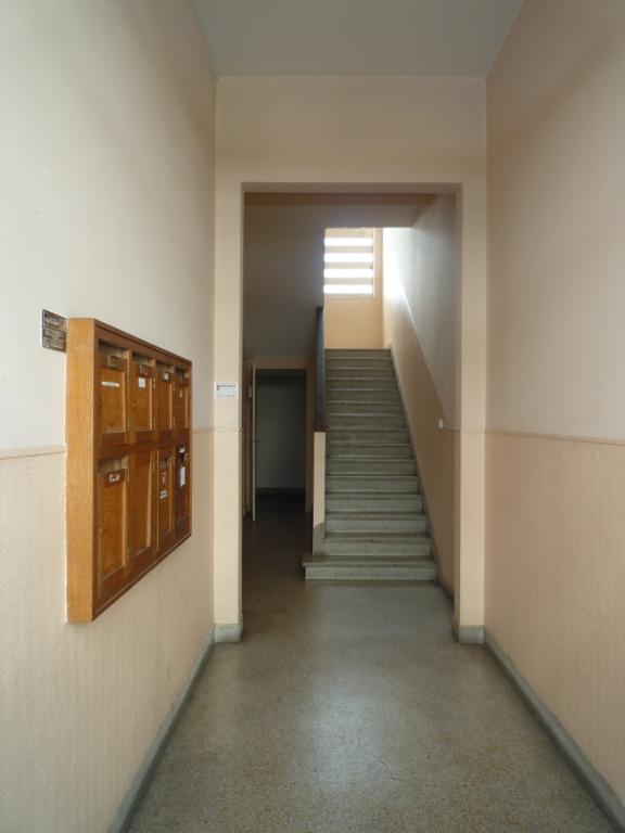 Hall d'entrée du 7 bis rue Marceau.