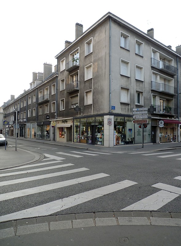 Façades nord de l'îlot vues depuis l'angle des rues des Halles et Marceau.