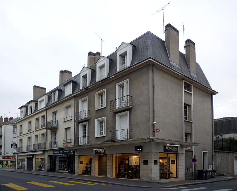 Façades rue des Halles.
