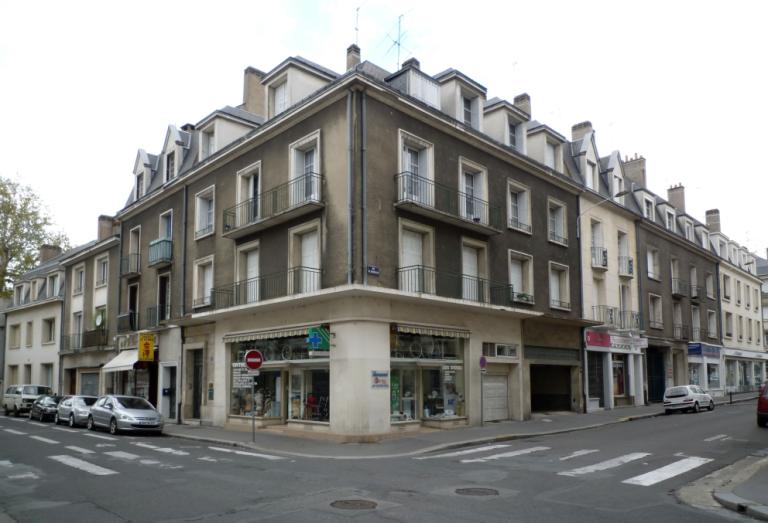 Vue générale à l'angle des rues Néricault-Destouches et de Jérusalem.