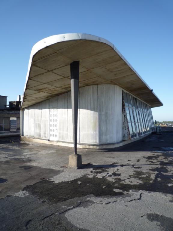 Ancienne salle du Conseil vue depuis la terrasse du troisième étage.