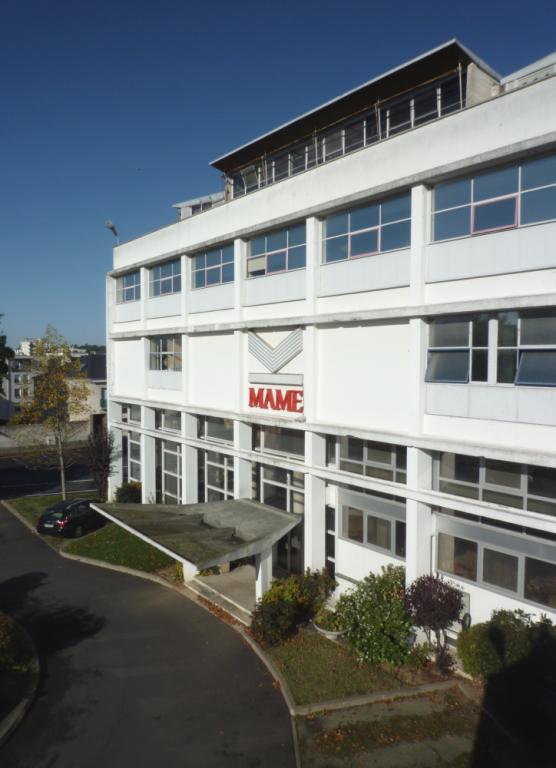 Façade sud du bâtiment administratif vue depuis le toit des ateliers.