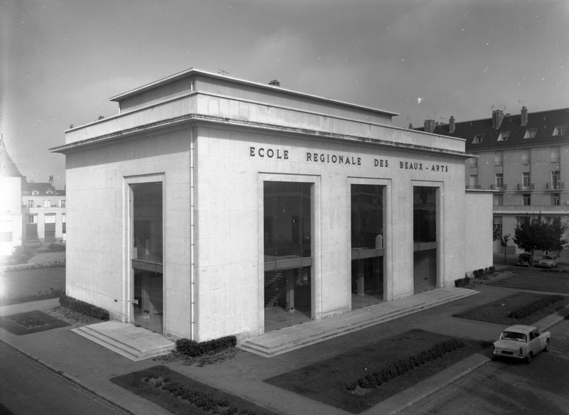 Vue générale depuis la terrasse ouest de la rue Nationale, août 1965. (ministère de l'écologie, du développement durable, des transports et du logement, Fonds M.R.U., cliché n°42877-2).