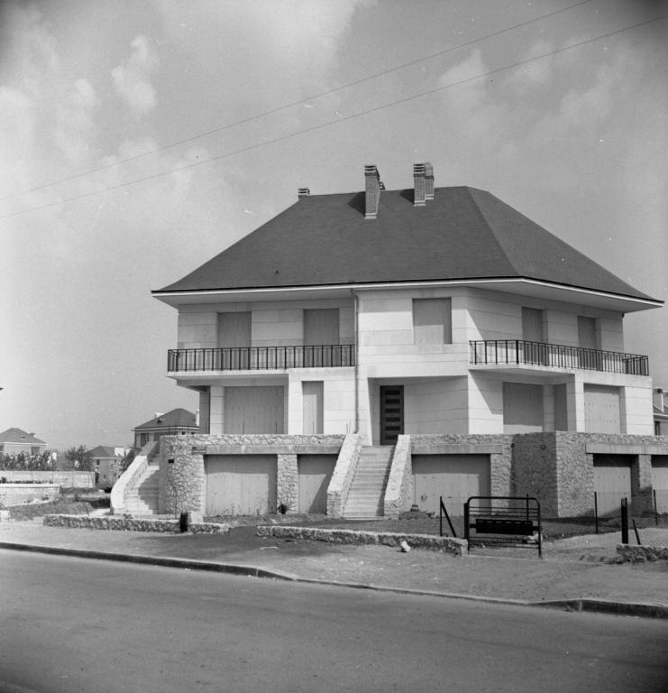 29-31, avenue du Général-Leclerc, 1954. (Ministère de l'écologie, de l'énergie, du développement durable et de l'aménagement du territoire, 20368).