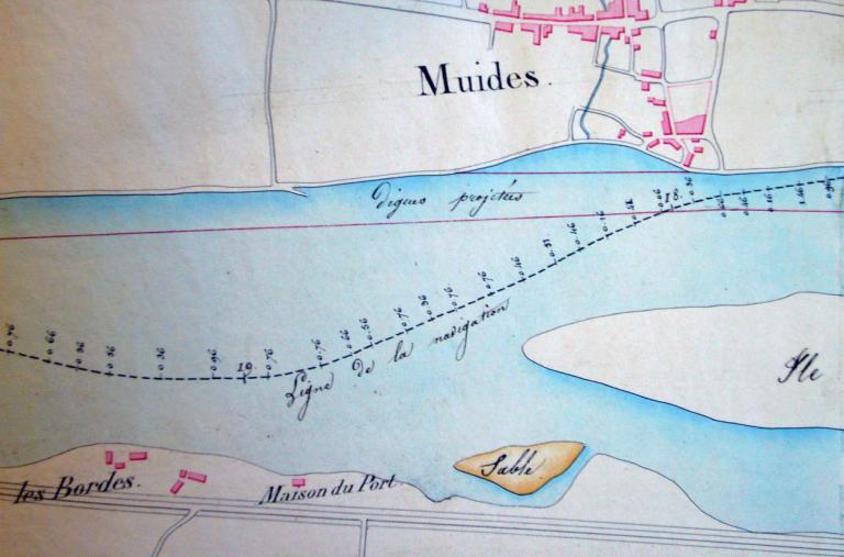 Plan du cours de la Loire dans le département du Loir-et-Cher, 15 mars 1834. Détail sur le fleuve entre Courbouzon et Muides. (archives nationales, F 14 6628). ; Plan du cours de la Loire dans le département du Loir-et-Cher, 15 mars 1834. Détail sur Courbouzon et Muides et mention de la maison du Port au lieudit les Bordes. (archives nationales, F 14 6628).