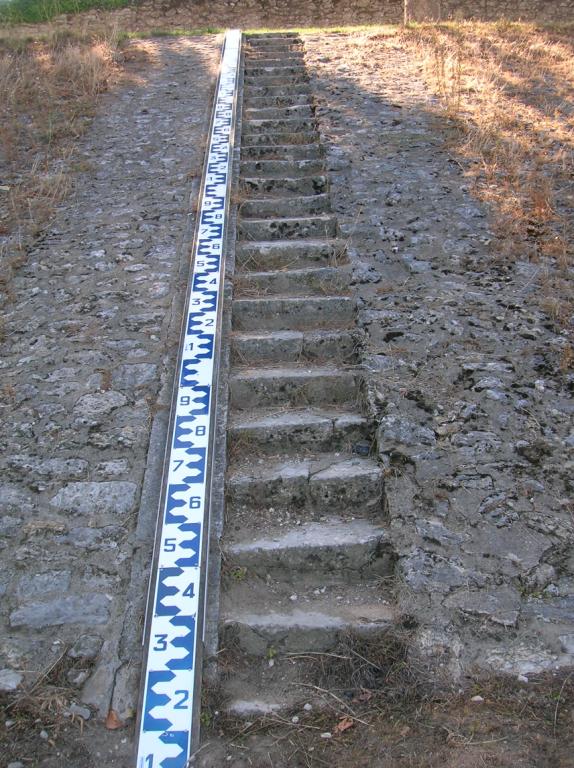 Escalier et échelle de crues.
