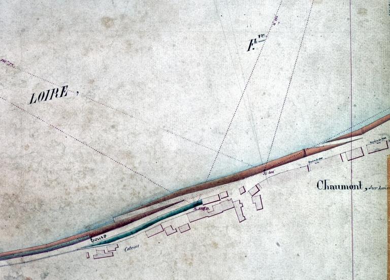Carte de la Loire dans la traversée du département du Loir-et-Cher, non datée (vers 1850). Détail. (archives départementales du Loir-et-Cher, 116 Fi feuille 5). ; Carte de la Loire dans la traversée du département du Loir-et-Cher, non datée (vers 1850). Détail sur la cale abreuvoir en long encadrée de deux cales abreuvoirs simples. (archives départementales du Loir-et-Cher, 116 Fi feuille 5).