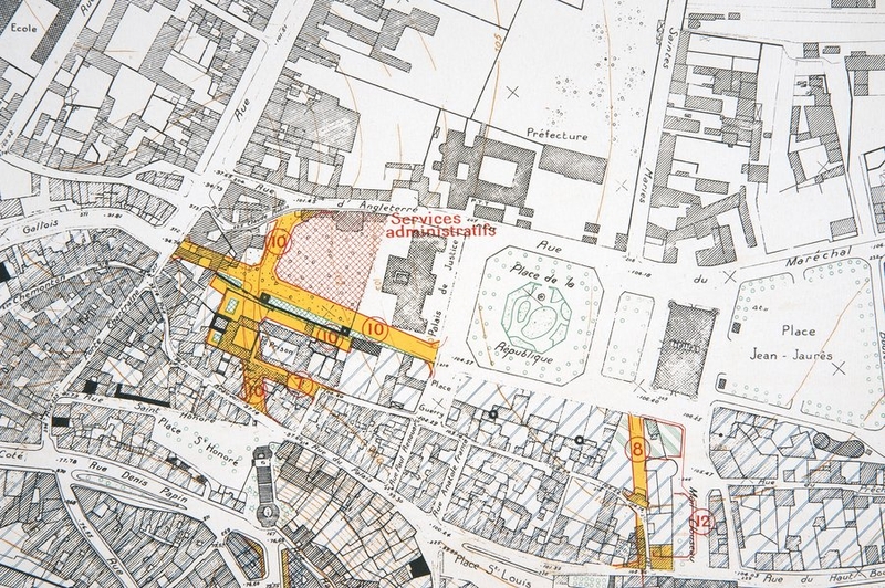 Plan de Reconstruction et d'Aménagement de Blois approuvé par arrêté 6-11-1942, rive droite (détail, quartier de l'ancienne prison). (Ville de Blois, service du cadastre, Blois). ; Plan de Reconstruction et d'Aménagement de Blois approuvé par arrêté 6-11-1942, rive droite (détail, quartier de l'ancienne prison). (Ville de Blois, service du cadastre, Blois).