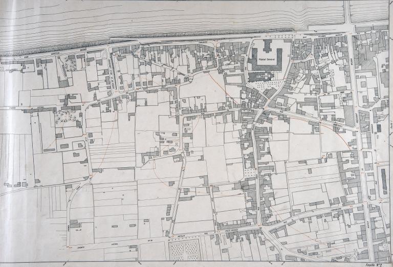 Plan établi d'après photographies aériennes en 1937 par l'ingénieur ETP par R. Ménard : rive gauche de la Loire en aval du pont Jacques Gabriel. (ville de Blois, service du cadastre).
