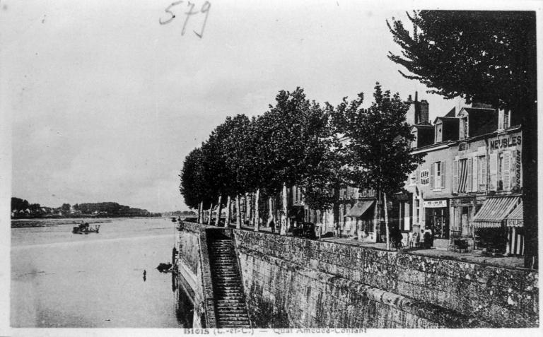 Quai (culées du pont Jacques Gabriel et quai faubourg de Vienne)