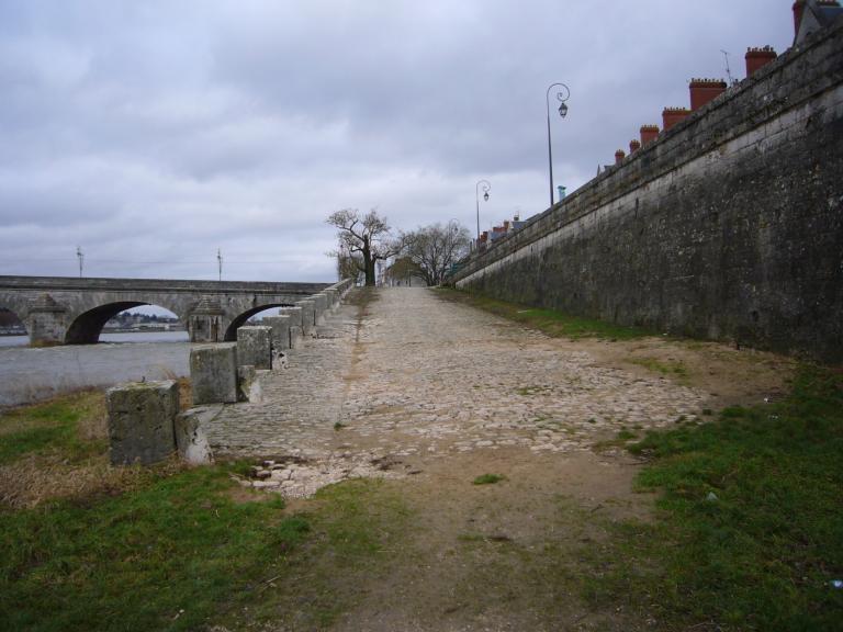 Vue d'ensemble vers l'amont.