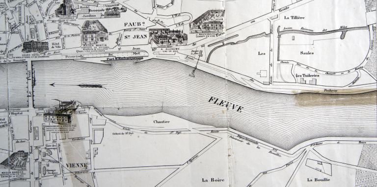 Nouveau plan de Blois monumental industriel et commercial, 1899. Détail sur la partie située en amont du pont. (bibliothèque Abbé Grégoire, Blois, RLV 505). ; Nouveau plan de Blois monumental industriel et commercial, 1899. Détail sur la partie située en amont du pont. (bibliothèque Abbé Grégoire, Blois, RLV 505).