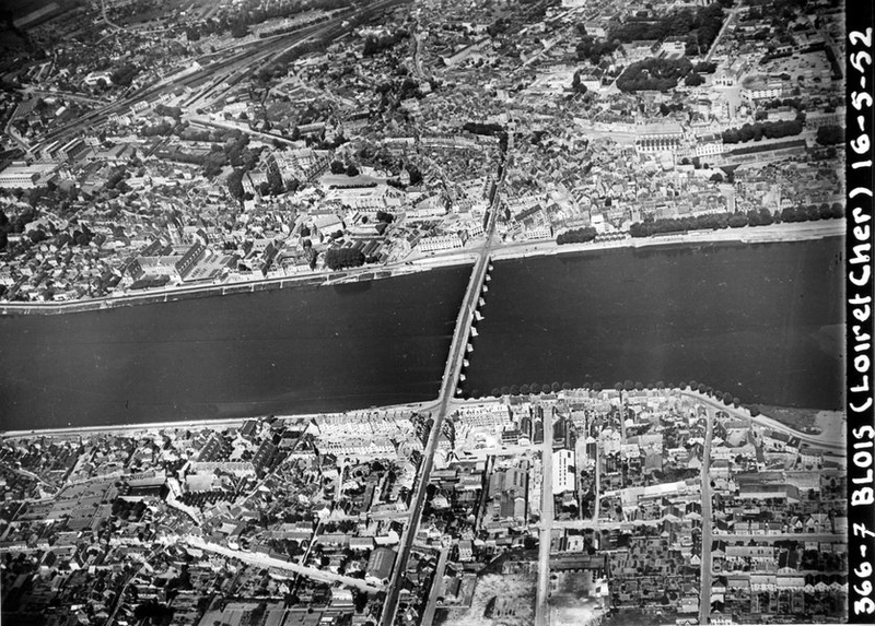 Vue aérienne, 16-05-1952. (Archives départementales de Loir-et-Cher, Blois, 1029 W 89).