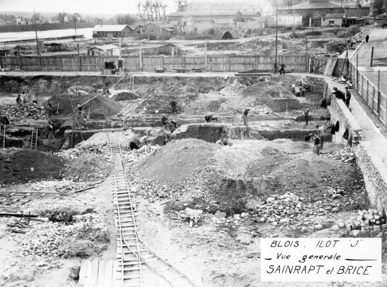 Vue générale prise depuis le nord-est, 1946. (Archives départementales de Loir-et-Cher, Blois, 1195 W 44).