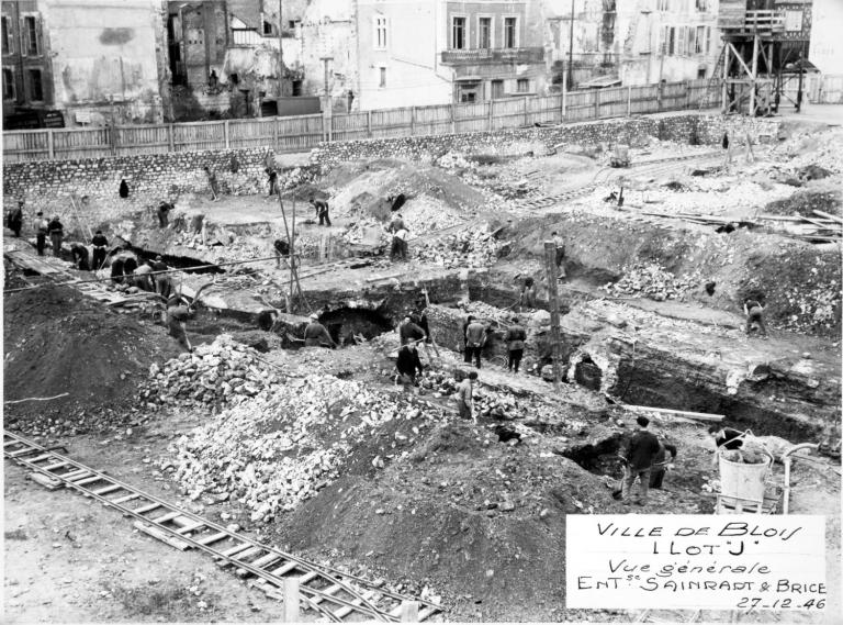 Vue générale prise depuis le sud-ouest, 27-12-1946. (Archives départementales de Loir-et-Cher, Blois, 1195 W 44).